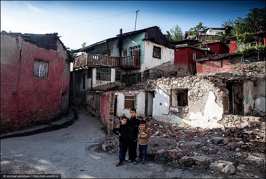 Геджеконду — трущобы на окраине Анкары Анкара, Турция