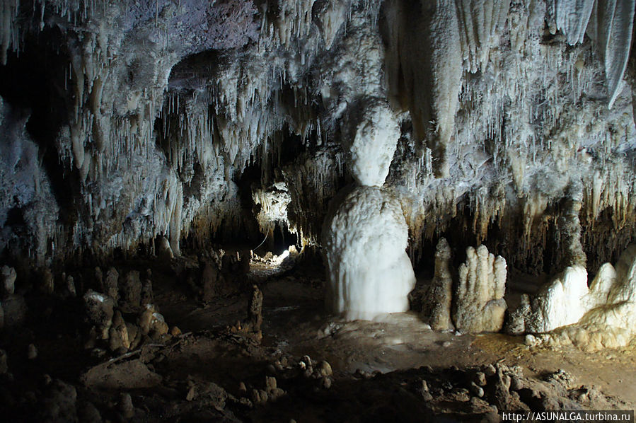 Эта фантастическая экскурсия познакомит Вас с удивительным миром пещеры El Soplao, которая считается одной из самых красивых в Испании и является величайшим сокровищем мировой геологии. Сантандер, Испания