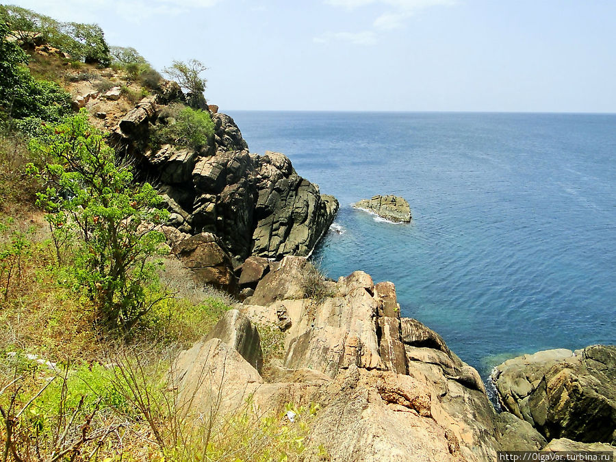 Со стороны океана захватить форт было очень трудно: оконечность мыса скалиста Тринкомали, Шри-Ланка