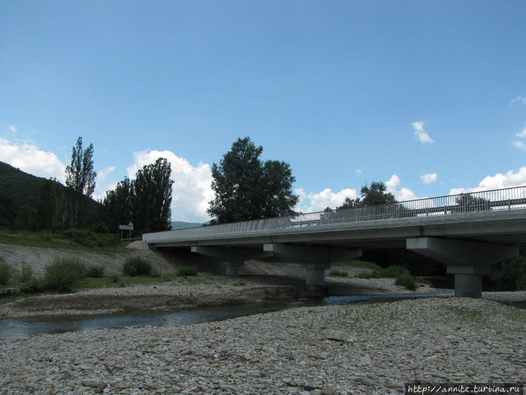 Мост через речку Догуаб.