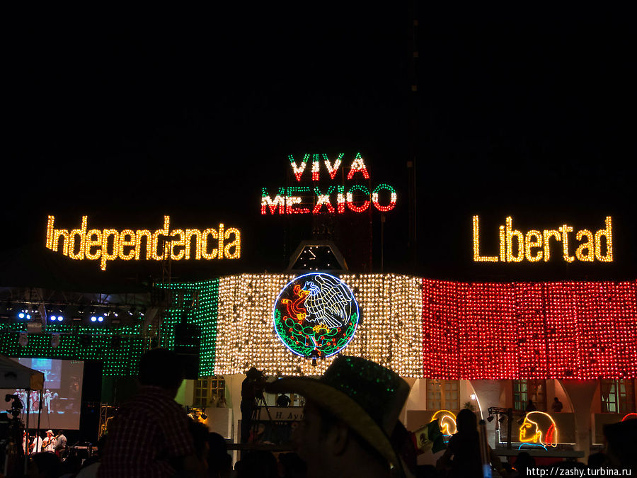 Празднование дня независимости Мексики в Канкуне Канкун, Мексика