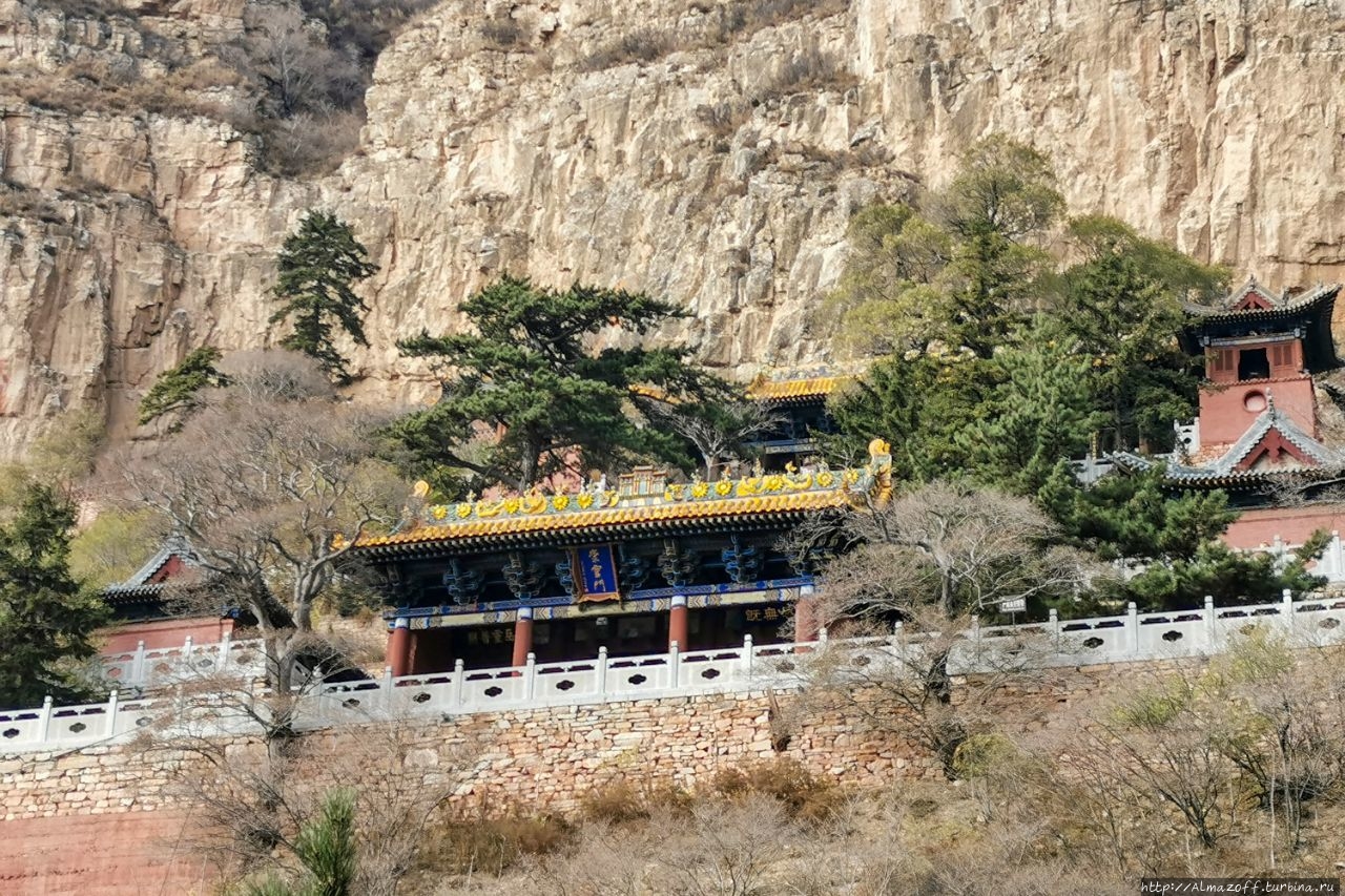 Священная даосская гора Хэншань Хуньюань, Китай