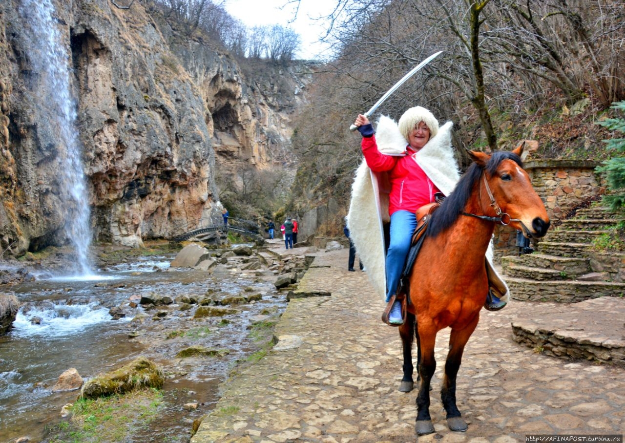 Урочище Медовые водопады Красный Курган, Россия
