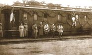 Штабной вагон литерного поезда главнокомандующего Союзными войсками в Сибири генерала Жанена, Омск, 1919 год. (из Интернета)