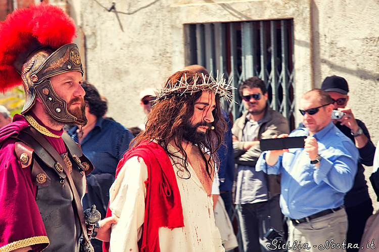 Гости стараются заснять в