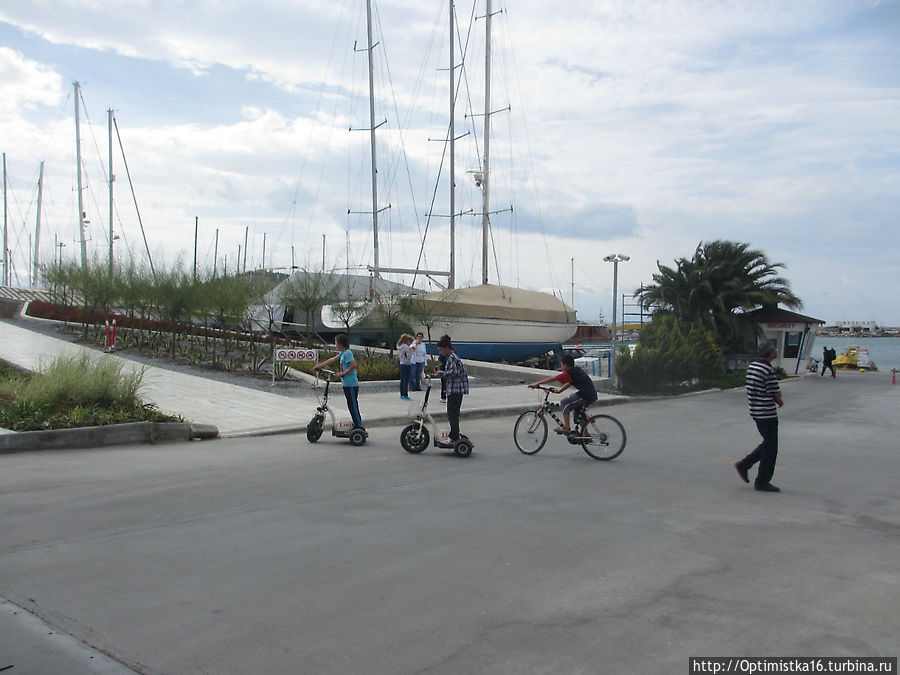 Праздничный город Кушадасы, Турция