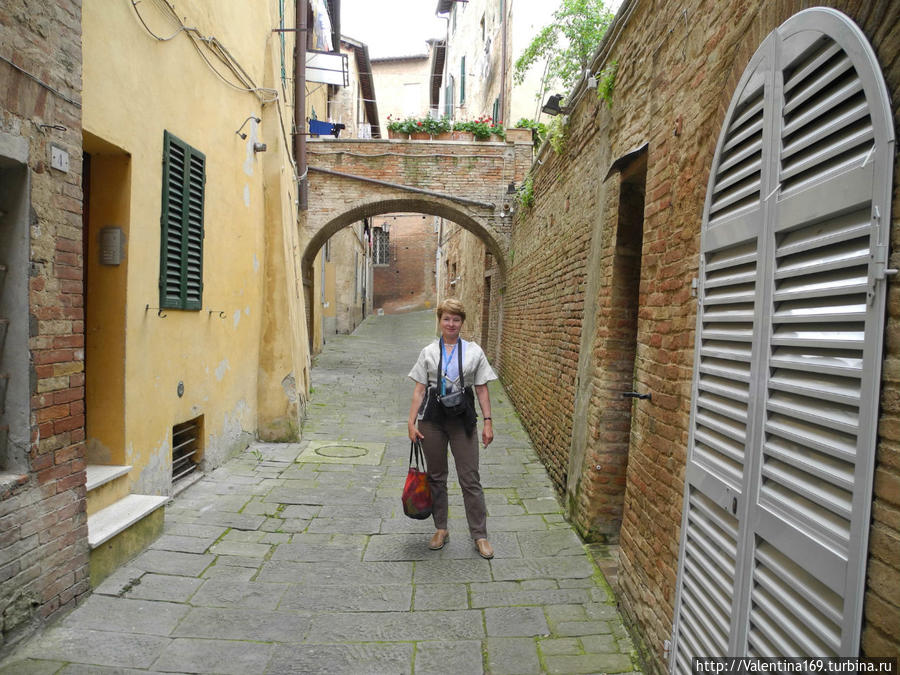 Средневековые улочки Сиены Италия
