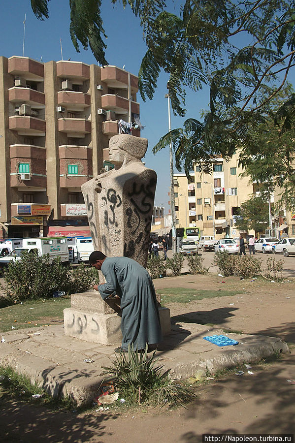 Скульптуры города Асуан, Египет