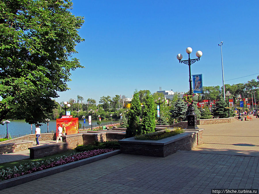 реконструированная набережная Донецк, Украина