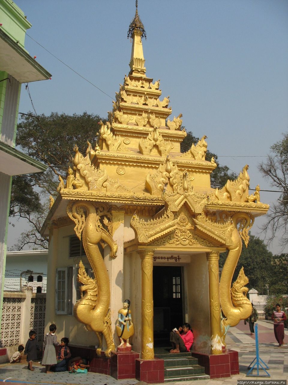 Пагода Махамуни в Мандала