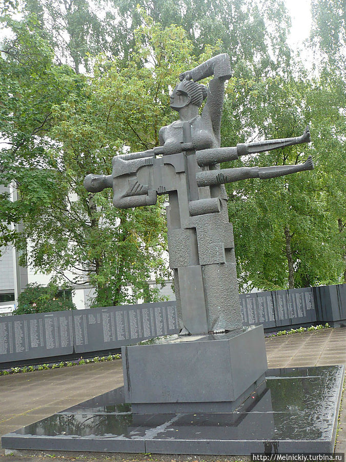Мемориальное военное кладбище Санкарихаутаусмаа Лаппеенранта, Финляндия