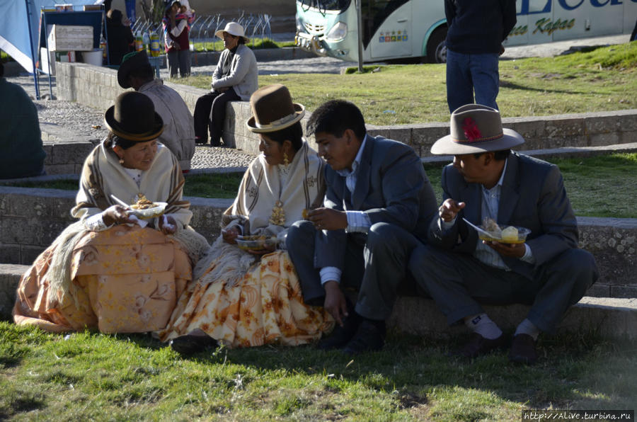 Боливийцы на празднике Перу