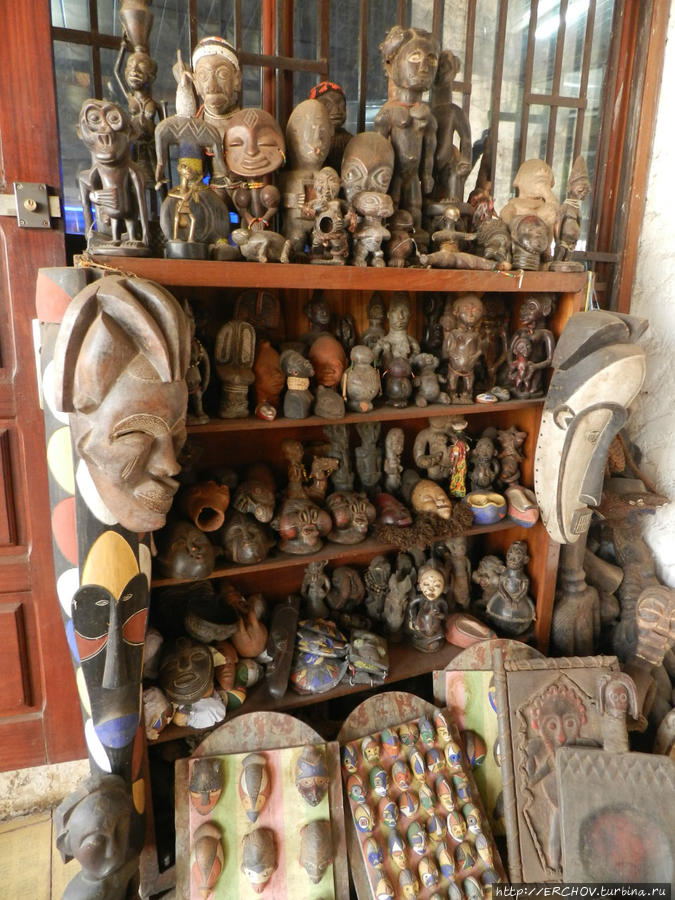 Камерунские сувениры Яунде, Камерун