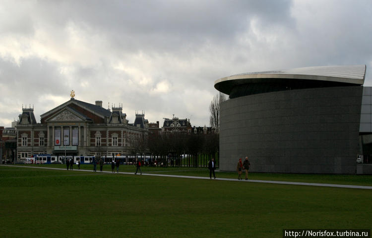 Музей Ван Гога справа