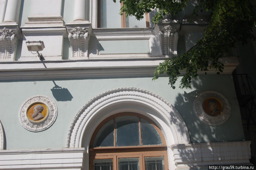 Главный дом ( 1730-е годы, 1780-е годы, 1840-е годы, 1890 годы, архитектор С.У.Соловьев) Москва, Россия