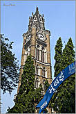 Архитектурная доминанта комплекса университета — башня с часами, которой уже более 140 лет...
*