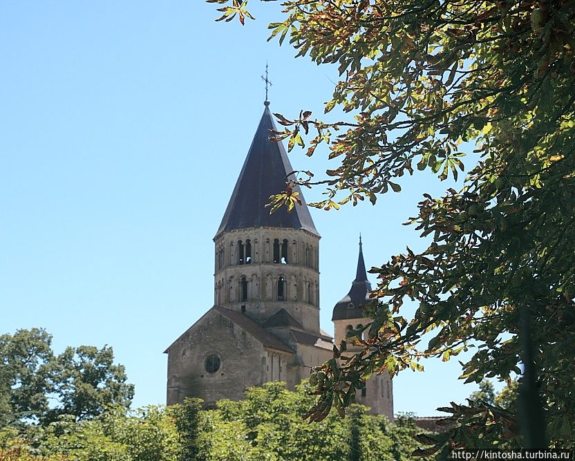 Руины Клюни, величайшего аббатства Средневековья