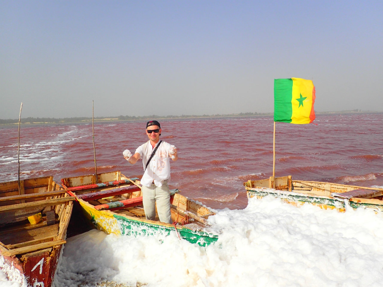 Озеро Ретба. Розовое на белом Сенегал
