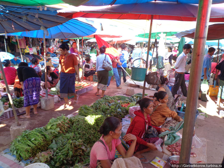 Посещение рынка в Салаване Салаван, Лаос