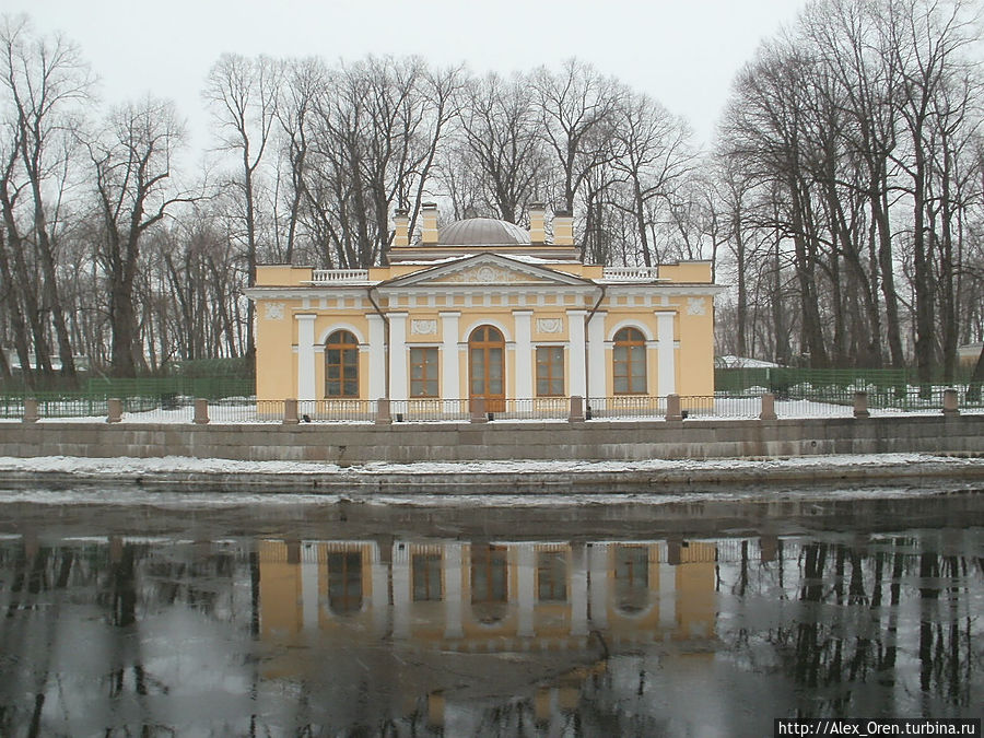 Кофейный домик в Летнем саду построен в 1826 году Карлом Росси. Это классицизм. Санкт-Петербург, Россия