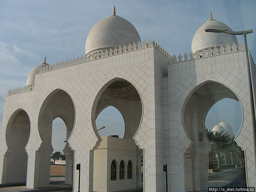 Белая мечеть (+ночная панорама города)