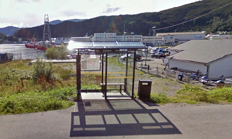 Автобусные остановки приспособлены к норвежской погоде.
Остановка Skarbovika, рядом с Аквариумом. Олесунн, Норвегия