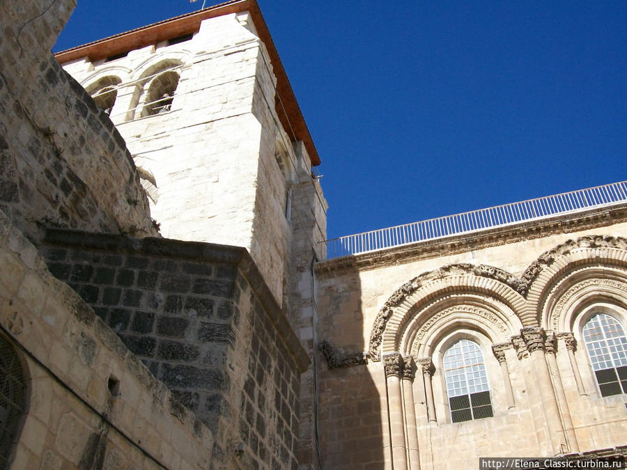 Иерусалим. Фрагмент архитектурного декора фасада храма Гроба Господня (1) Израиль