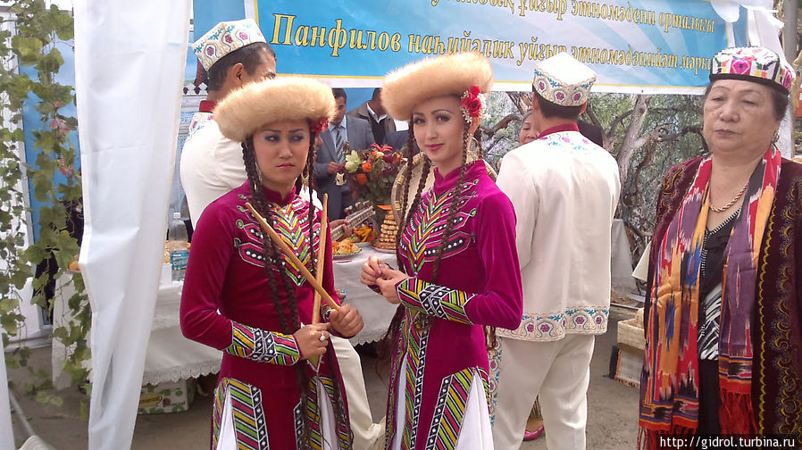 Красавицы. Алматы, Казахстан