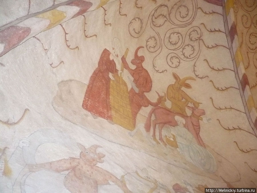 В стенах древнего собора Лохья, Финляндия