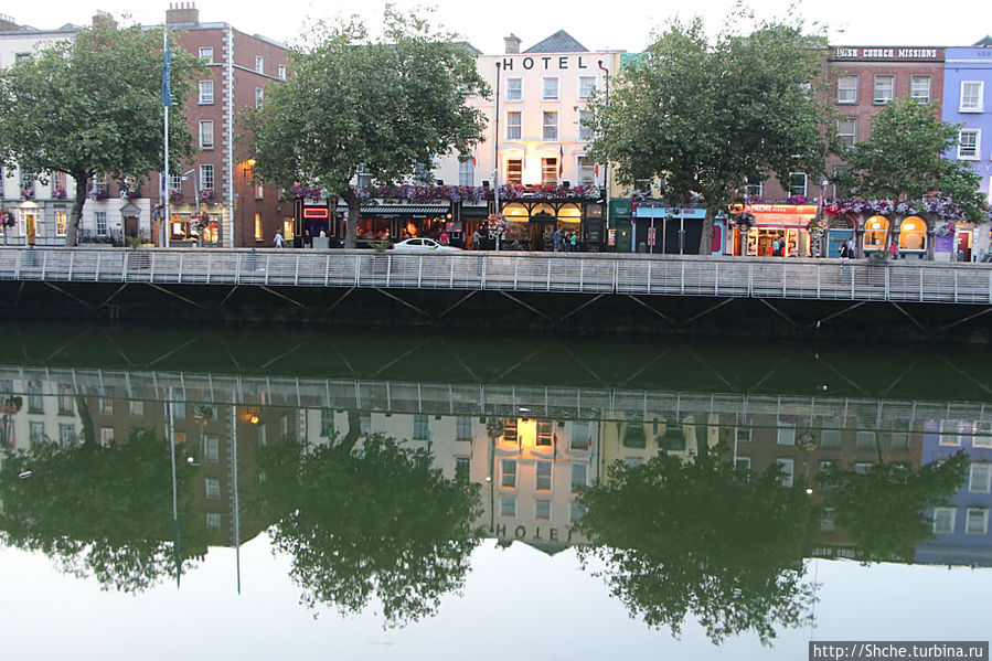 Сумерки на берегах реки Liffey Дублин, Ирландия