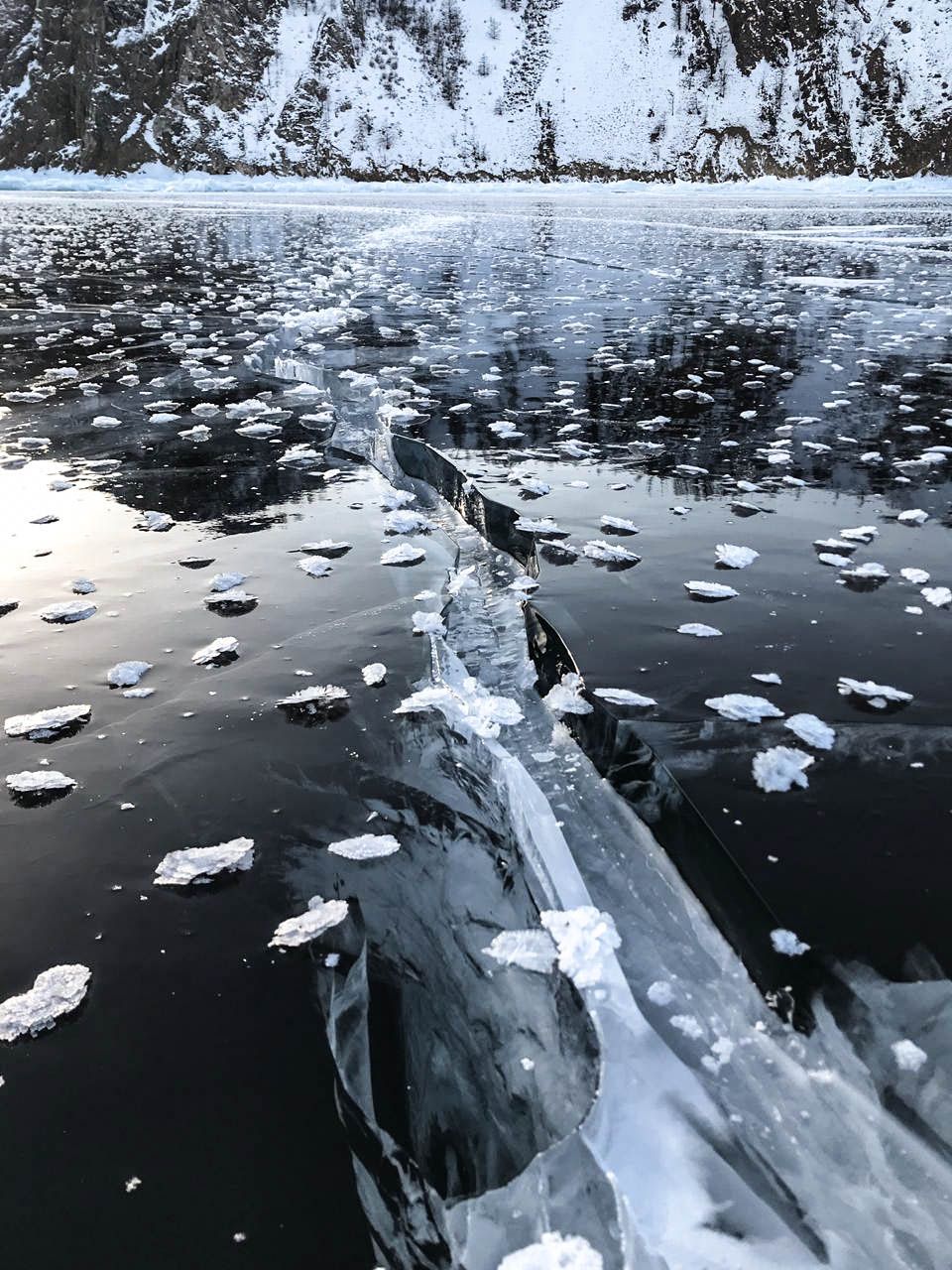 красота льда Байкала озеро Байкал, Россия