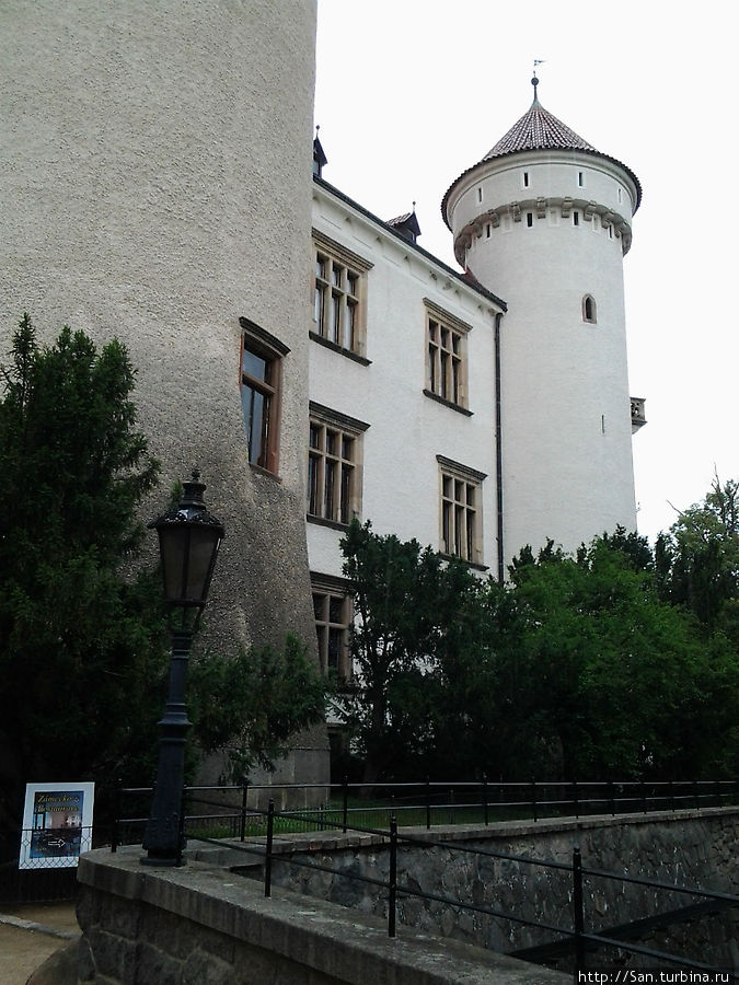 Обветшавший замок приобрёл на аукционе чешский дворянин Ян Йозеф Вртба . В начале XVIII века замок ещё раз был перестроен  в стиле барокко.