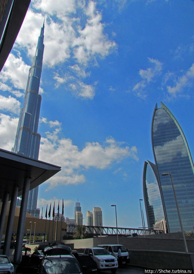 Бурдж Халифа совсем рядом, кажется, топчимся на месте Дубай, ОАЭ