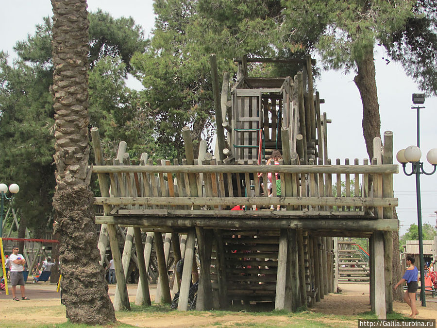 Деревянные детские площадки. Тель-Авив, Израиль
