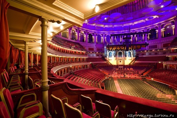 Королевский концертный зал Альберт-Холл внутри. Фото из интернета Лондон, Великобритания