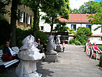 Сад при резиденции архиепископа — карлики похожи на зальцбургских уродцев.