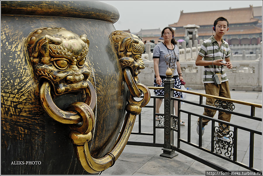 Хотя буддизм при коммунистах пережил не лучшие времена...
*