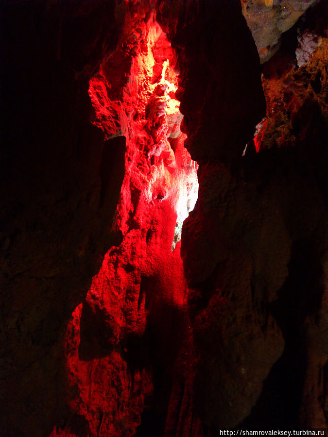 Глубокие пещеры Воздушных гор Мира-де-Айре, Португалия