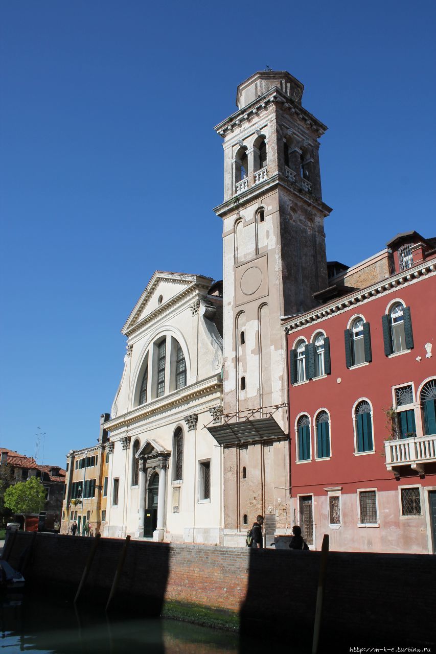 Церковь Сан Тровазо. Картины отца и сына Тинторетто Венеция, Италия