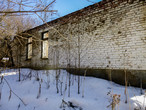 Уцелевшая стена караульного помещения