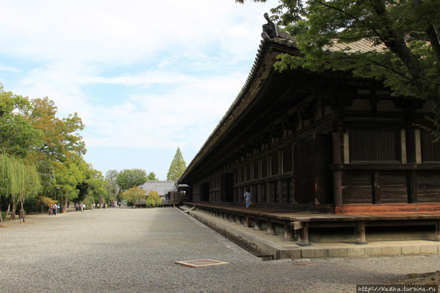 Храм Сандзюсанген-до Киото, Япония