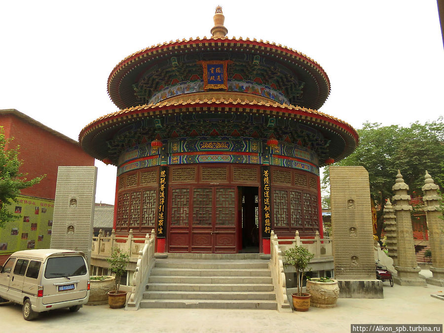 Буддийский храм в Кайфэне Кайфэн, Китай