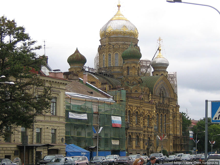 На набережной Лейтенанта Шмидта.