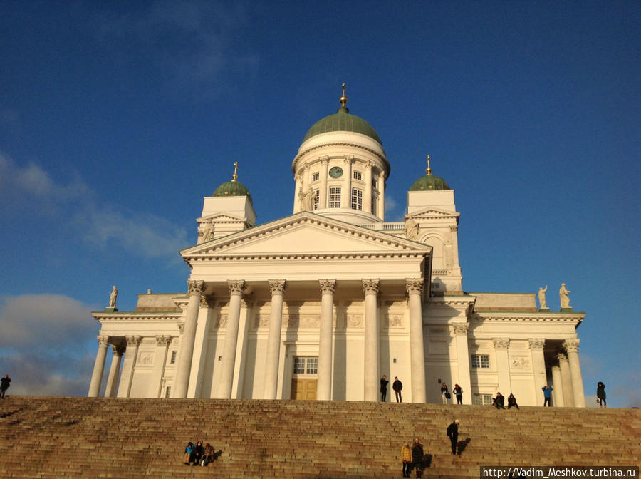 Собор Святого Николая или просто Кафедральный собор — главная церковь Хельсинкской епархии Евангелическо-лютеранской церкви Финляндии и домашняя церковь общины прихожан собора. Расположен в Хельсинки в районе Круунунхака на Сенатской площади. Хельсинки, Финляндия