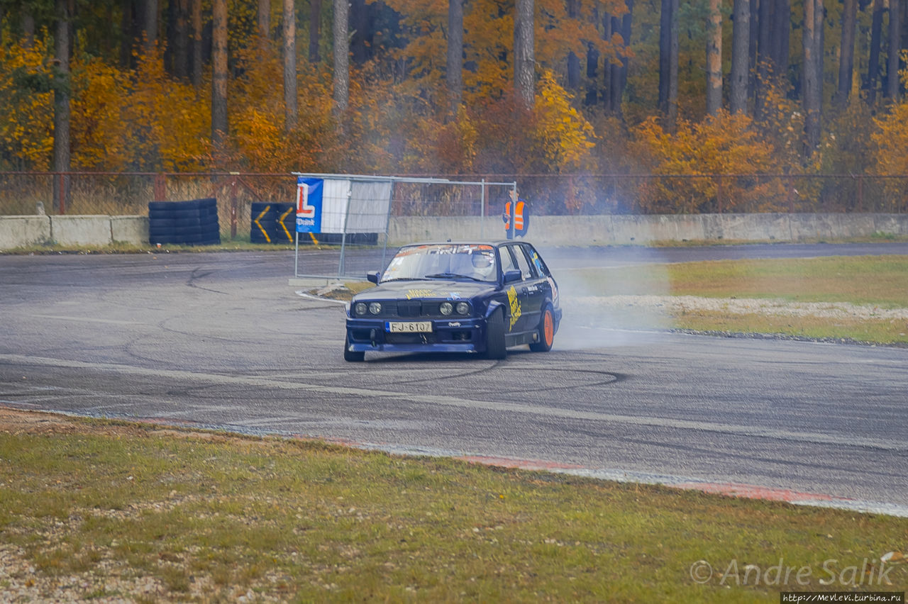 Дрифт игры на трассе Бикерниеки Рига, Латвия