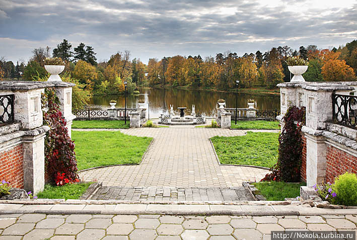 Усадьба Марфино осенью Марфино, Россия