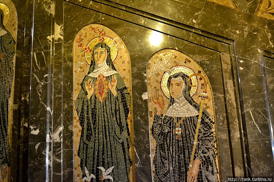 На поклон к Деве Марии Монастырь Монтсеррат, Испания