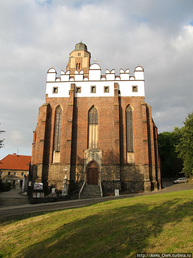 Костел św. Jana Ewangelisty. Один из самых больших в Европе костелов оборонного типа Пачкув, Польша