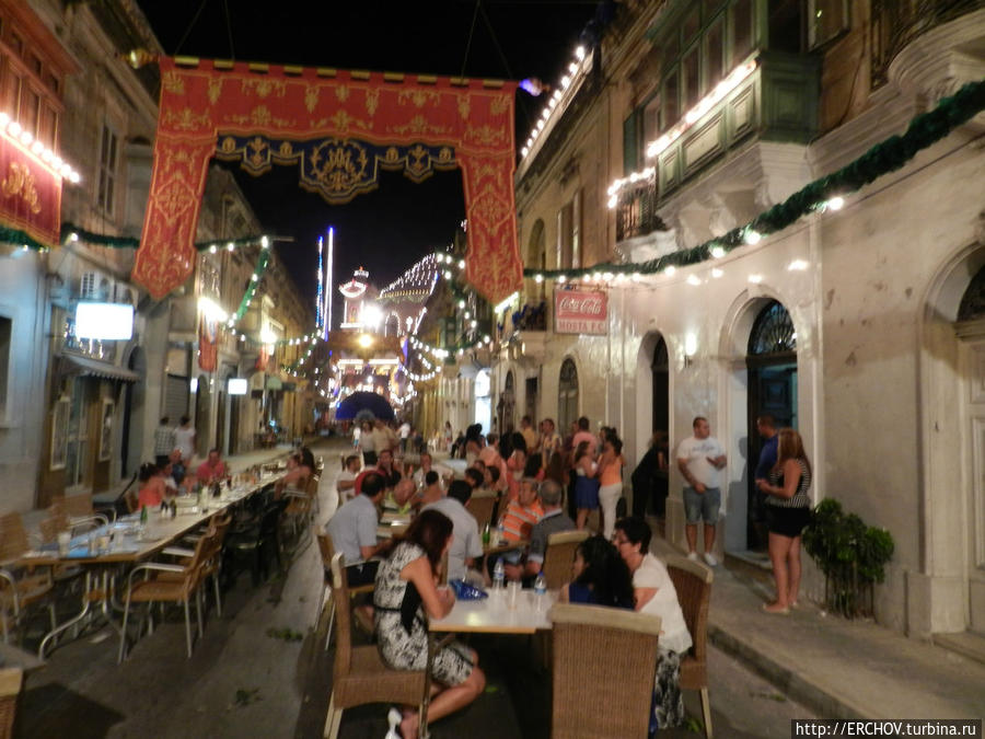 Феста в городе Моста Моста, Мальта