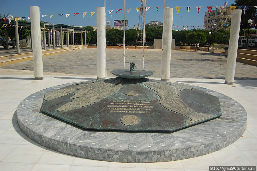 Мемориал в память о 1974 годе Паралимни, Кипр